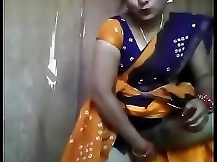 Indian aunty inserting cucumber in pussy 78 sec